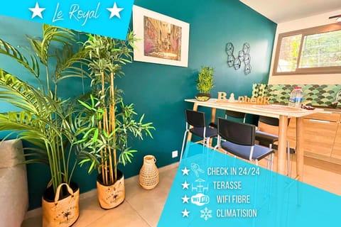 Dining area, Text overlay