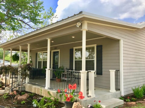 Property building, Balcony/Terrace