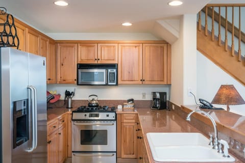 Bear Creek Lodge 409 by Alpine Lodging Telluride Apartment in Mountain Village