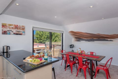 The Artview fantastic city location os parking Apartment in Hobart