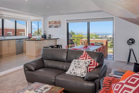 The Artview fantastic city location os parking Apartment in Hobart