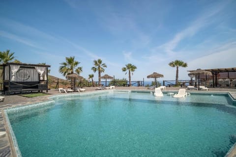 Natural landscape, Pool view, Sea view, Swimming pool, Swimming pool, sunbed