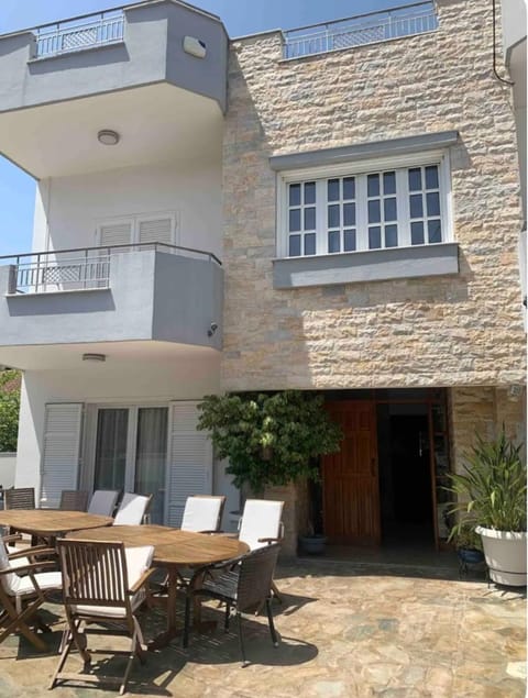 Property building, Balcony/Terrace
