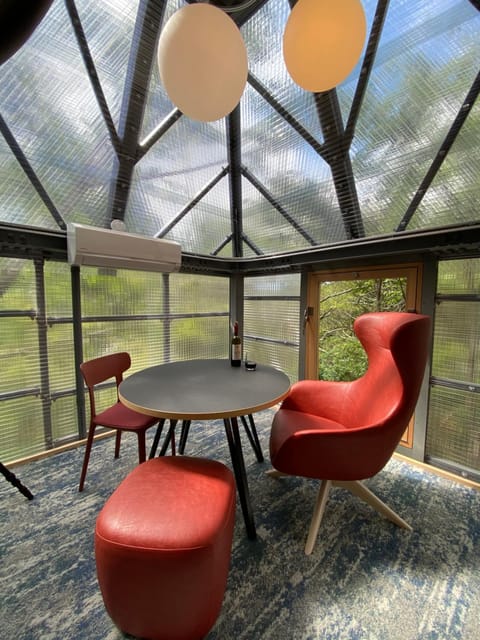 Day, Living room