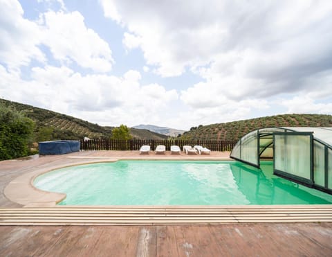 Swimming pool, sunbed