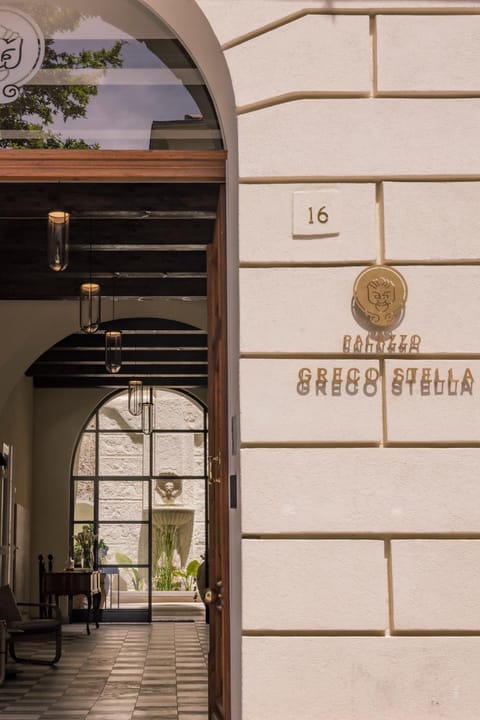 Facade/entrance, Property logo or sign