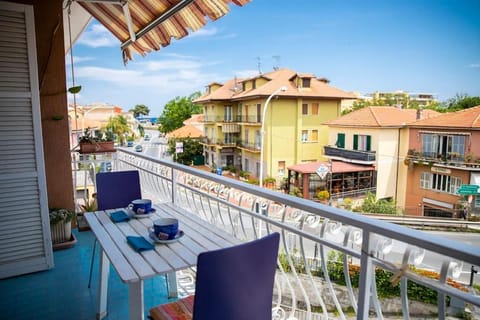 Balcony/Terrace, City view
