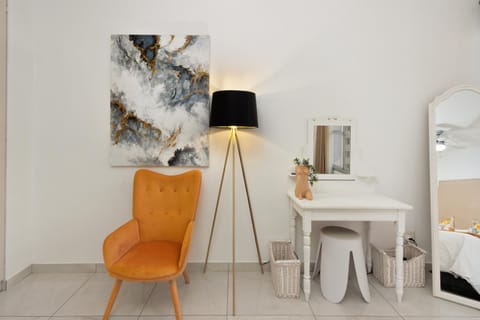 Decorative detail, Bedroom, Sea view