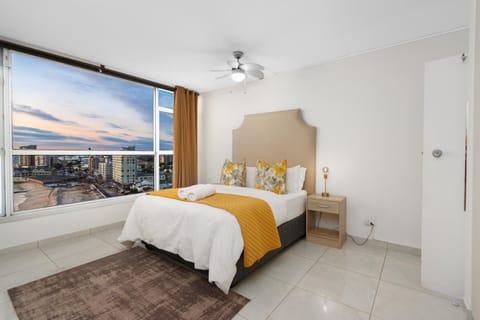 Bedroom, Mountain view, Sea view