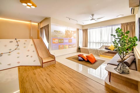 Communal lounge/ TV room, Children play ground, TV and multimedia, Living room, Decorative detail, Seating area, Kids's club, Evening entertainment, Entertainment, children, young children, Family, internet, air conditioner
