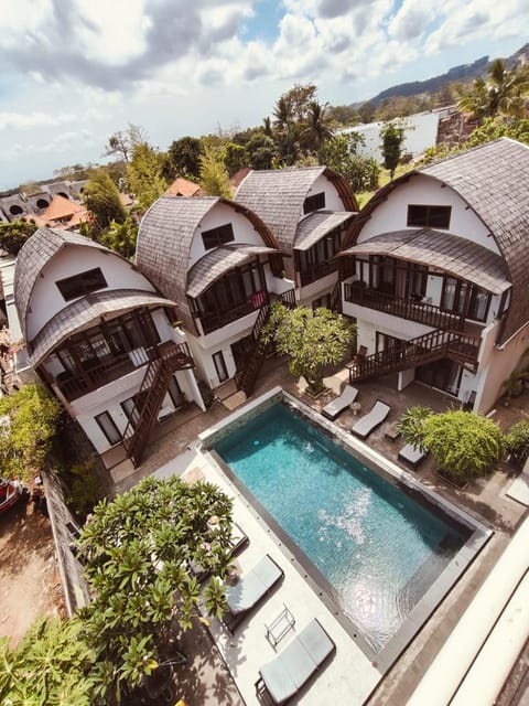 Property building, Swimming pool