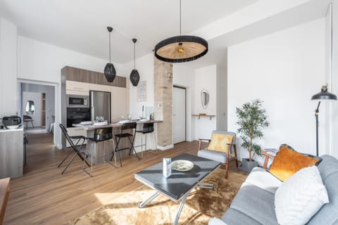 Living room, Dining area