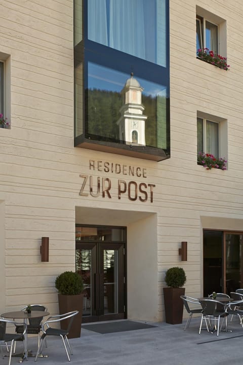 Facade/entrance