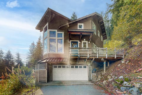 Hyak House House in Snoqualmie Pass