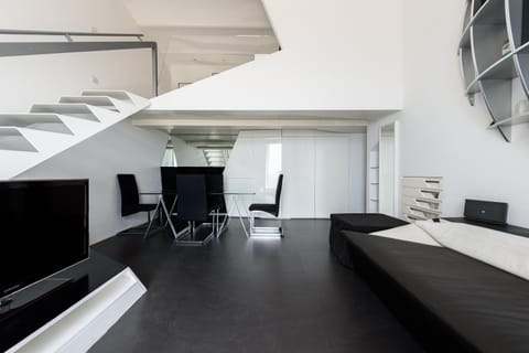 Bed, TV and multimedia, Photo of the whole room, Seating area