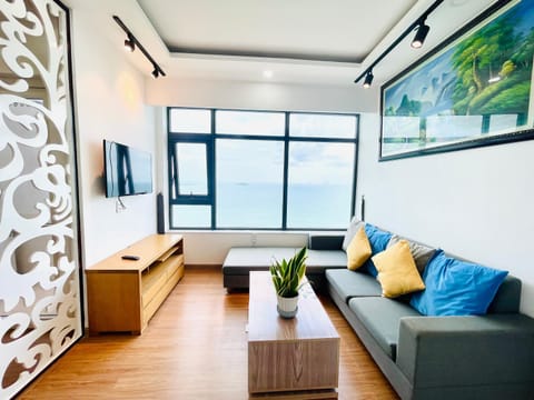 Communal lounge/ TV room, TV and multimedia, Living room, Seating area, Evening entertainment