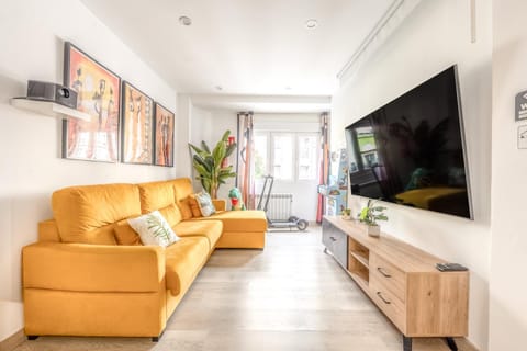 Communal lounge/ TV room, TV and multimedia, Living room