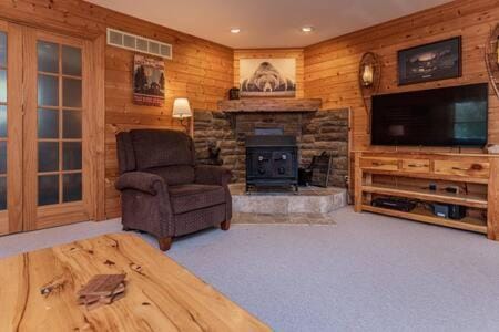 Coastal Haven Lake Superior w Fire Pit House in Whitefish Township