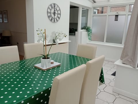 Dining area, Dinner