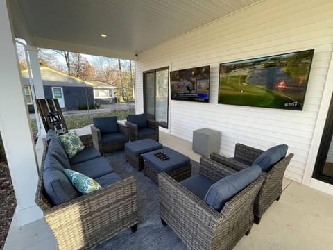 Luxury Estate with Stadium TDJ Views Sleeps 20 House in South Bend