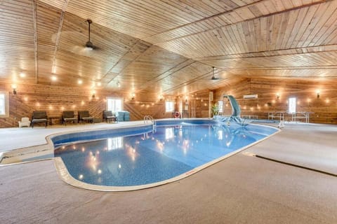 Epic Indoor Pool w/slide & hot tub close to beach House in Sawyer
