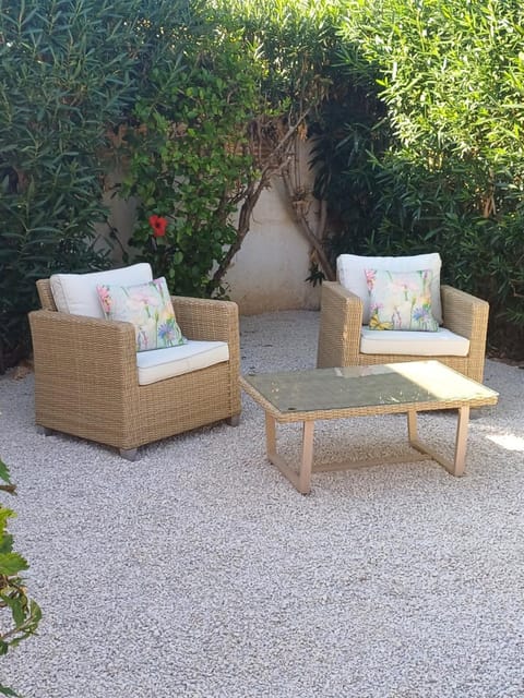 Patio, Garden, Seating area