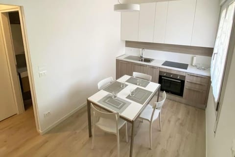 Kitchen or kitchenette, Dining area, pet friendly, stove