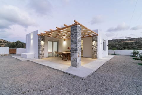 Property building, Garden, Balcony/Terrace