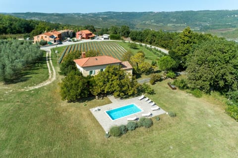 Property building, Garden, Swimming pool