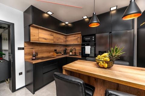 Kitchen or kitchenette, minibar, pet friendly, stove