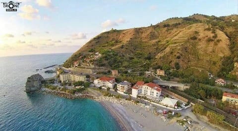 Property building, Natural landscape, Bird's eye view, Beach, Sea view