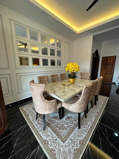 Dining area, Meeting/conference room