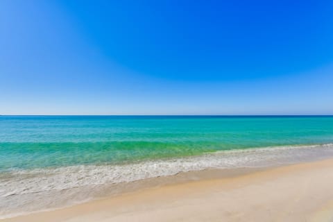 Steps to Shore PCB Condo with Pool Access and Views! Apartment in Upper Grand Lagoon