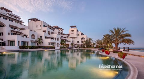 Property building, Day, Natural landscape, Sea view, Swimming pool, Swimming pool