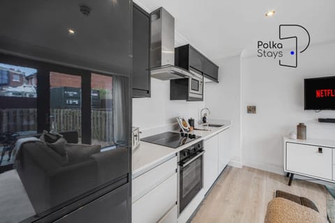 TV and multimedia, Kitchen or kitchenette, stove