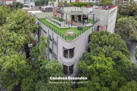 Property building, View (from property/room), Balcony/Terrace, Balcony/Terrace, Seating area, City view, Street view
