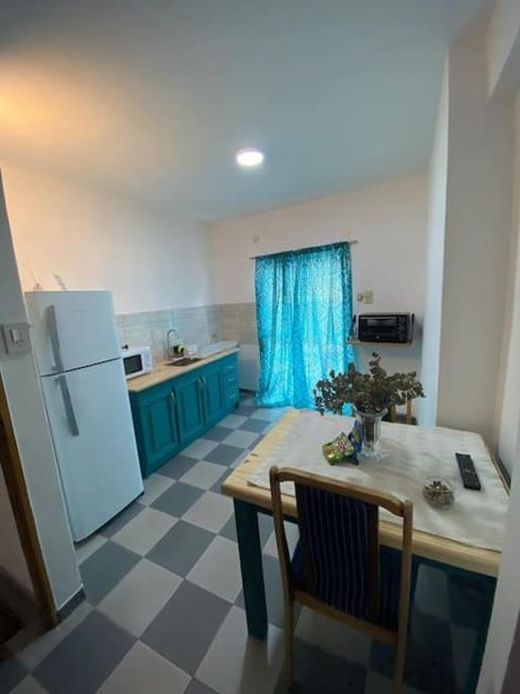 Kitchen or kitchenette, Dining area, minibar, pet friendly