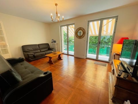 Gîte lumineux au cœur de Touraine, parking privé, Wi-Fi, 3 chambres - FR-1-381-539 House in Centre-Val de Loire