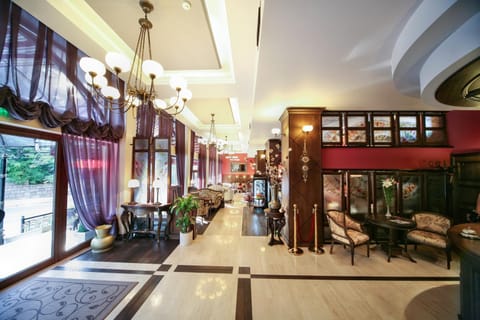 Day, Lobby or reception