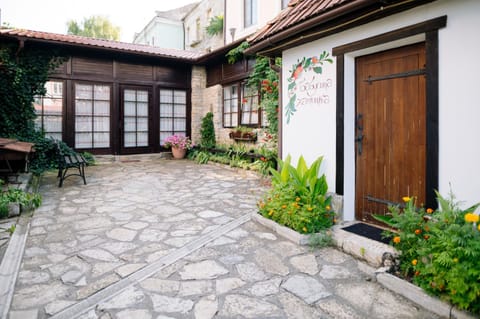 Property building, Facade/entrance