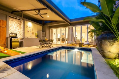 Garden, Swimming pool