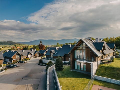Property building, Day, Natural landscape, Mountain view