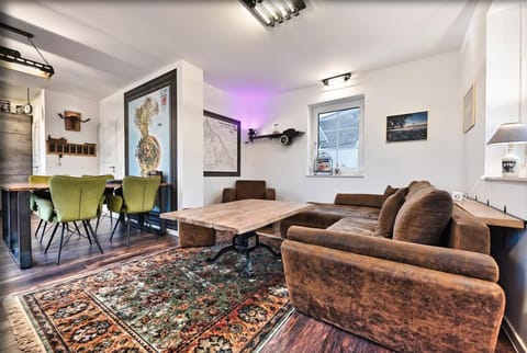Living room, Seating area, Dining area