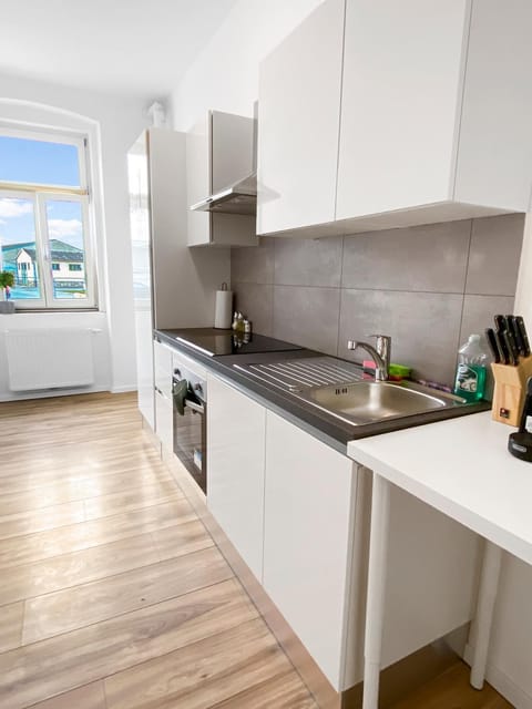 Kitchen or kitchenette, kitchen