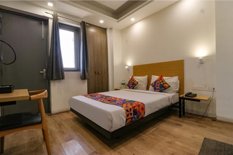 Bed, Living room, Photo of the whole room
