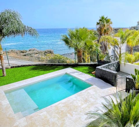 Nearby landmark, Day, Natural landscape, Garden, Garden view, Pool view, Sea view, Swimming pool, Swimming pool, sunbed