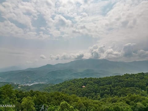 Misty Mountain by Beyond Expectations w Hot Tub House in Gatlinburg