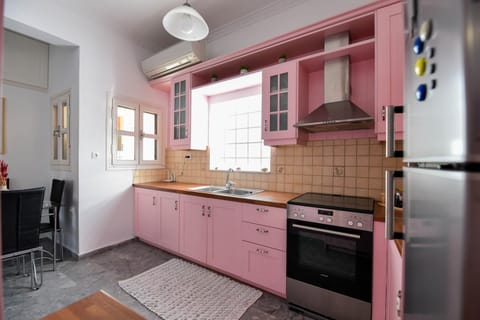 Kitchen or kitchenette, oven, stove