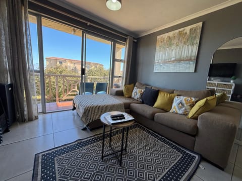 TV and multimedia, Lounge or bar, Sea view, young children