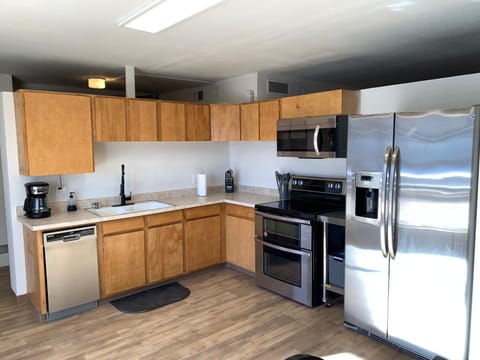 Kitchen or kitchenette, dishwasher, minibar, pet friendly, stove, toaster